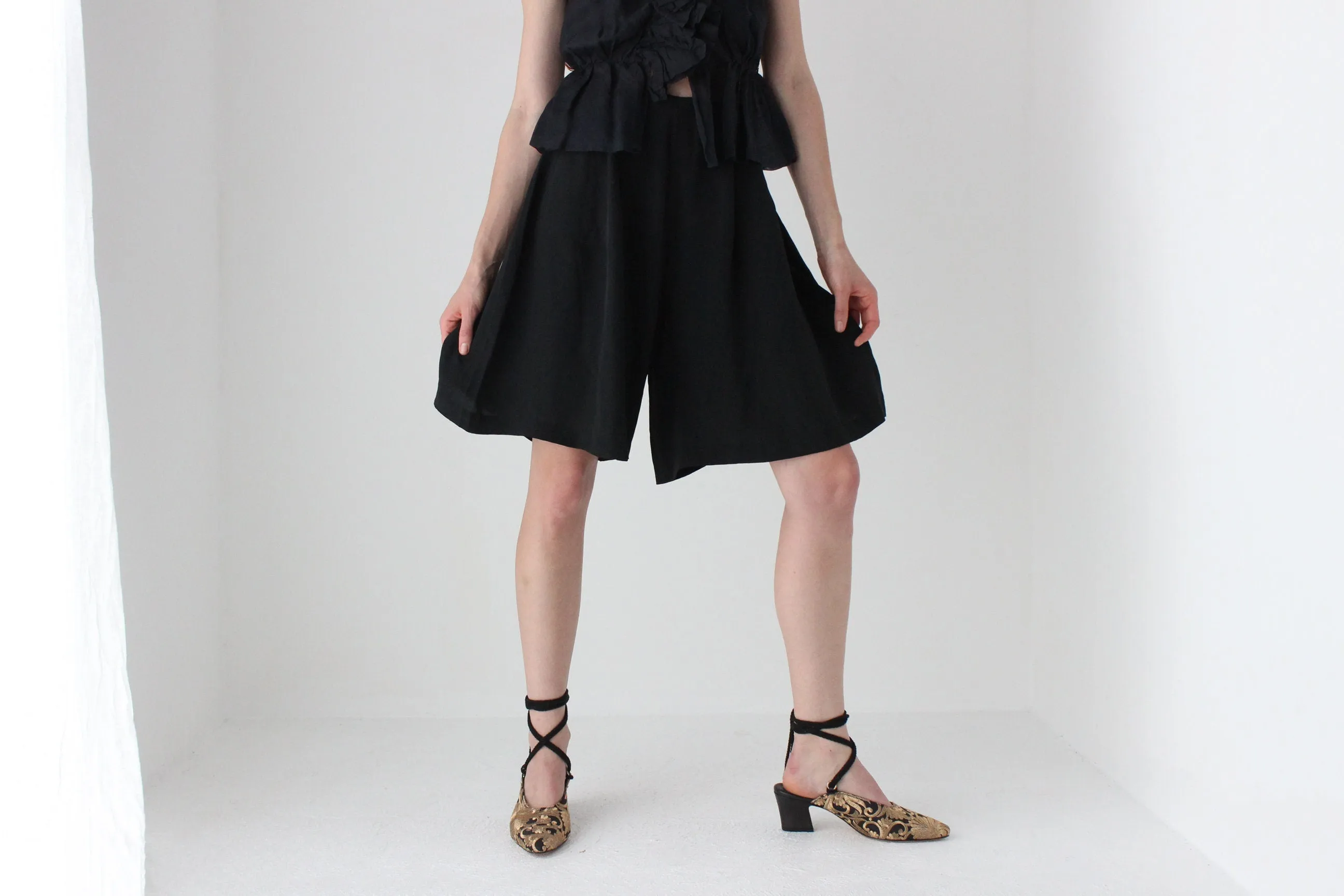 90s Pure Silk Knee Length Wide Leg Culotte Shorts