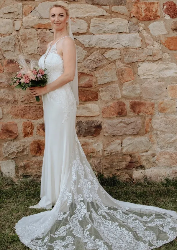 Elegant Long White Mermaid Sleeveless Lace Backless Wedding Dress with Train