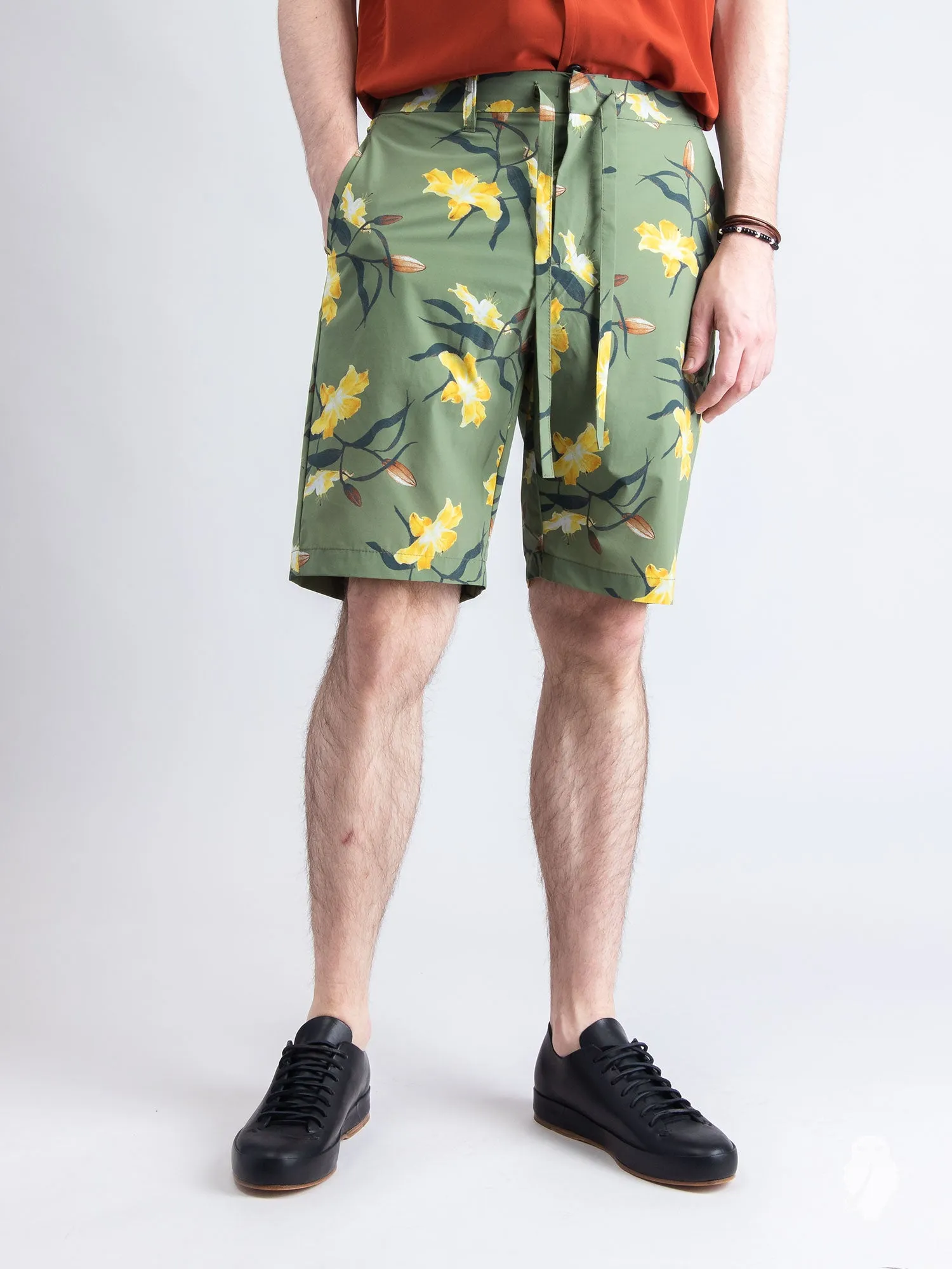 Relaxed Shorts in Yellow Flowers