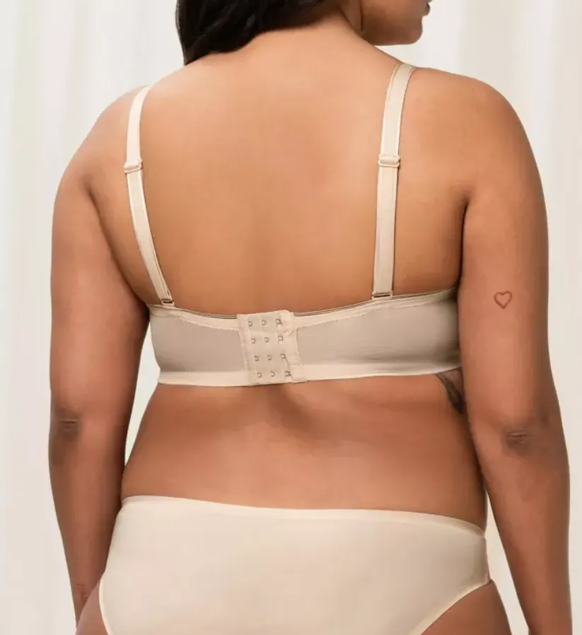 TRIUMPH<BR>
Beauty Full Essential<BR>
Black, Nude<BR>