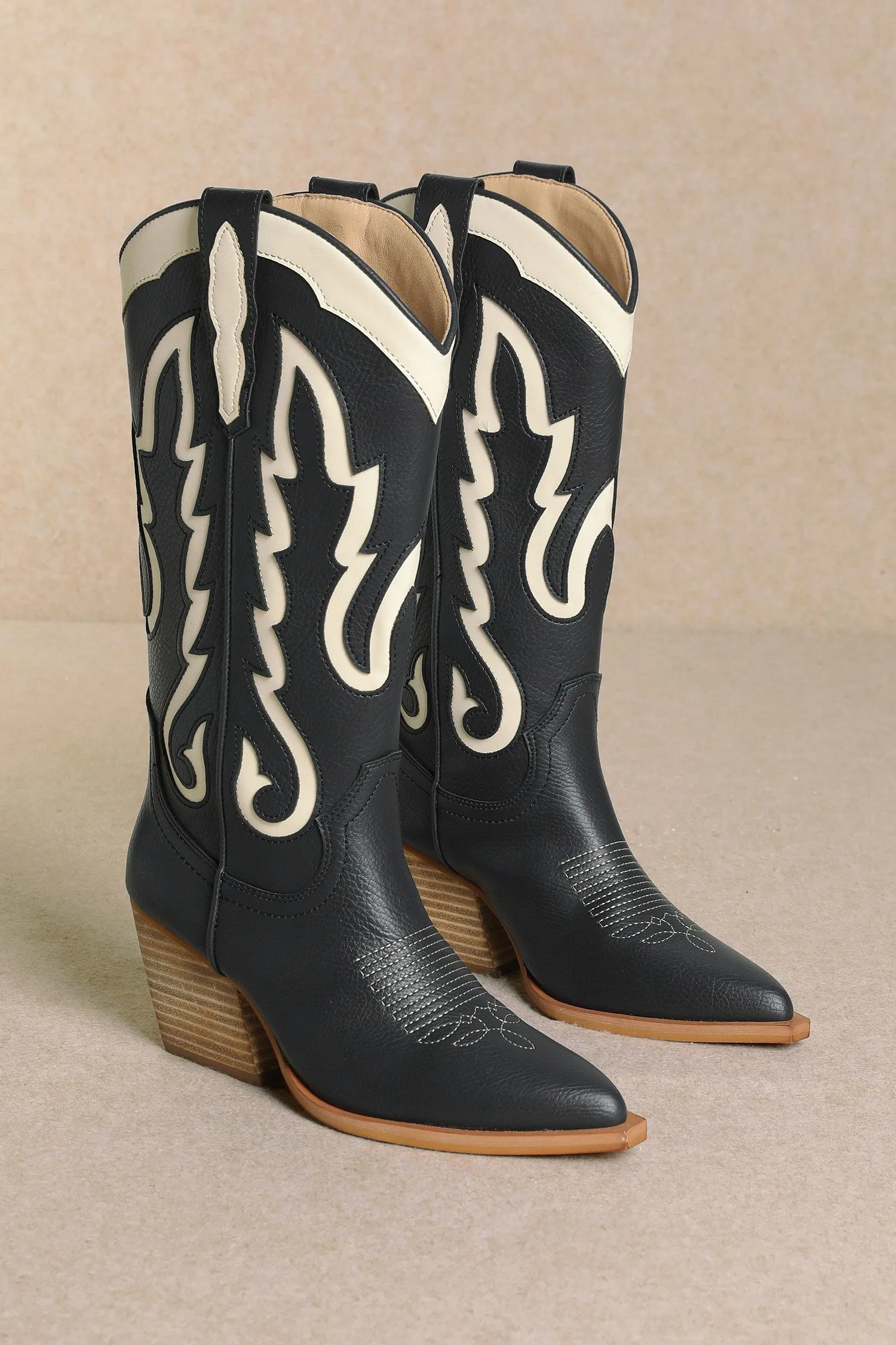 VERY DEMURE BOOT
